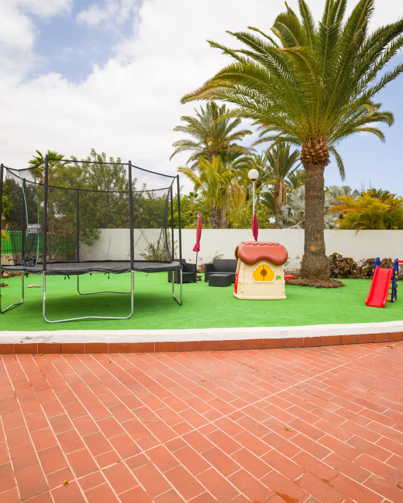 Villa in Maspalomas with childrens playground