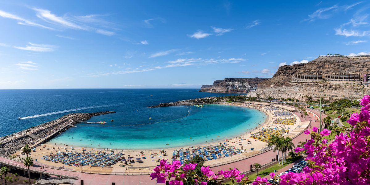 vista de playa mogán en gran canaria